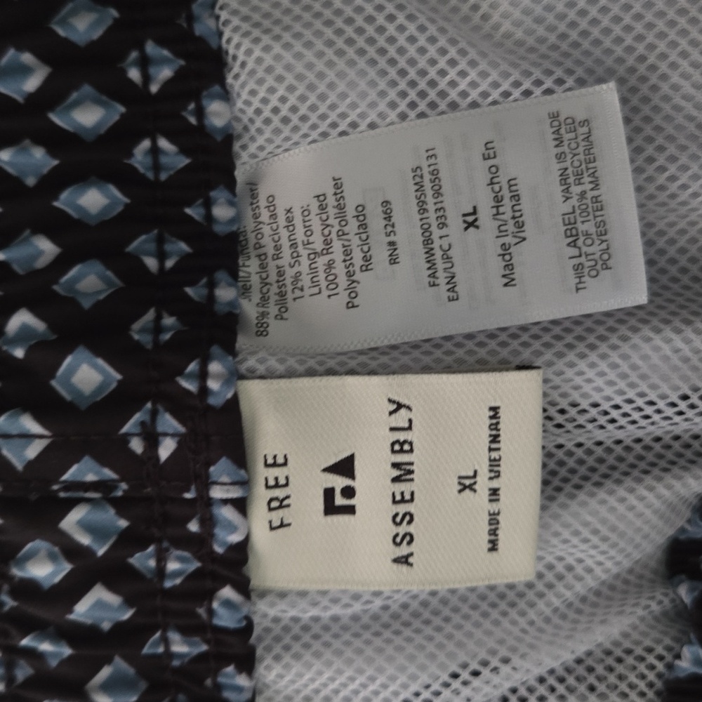Men Swimming Trunks - Picture 4 of 6